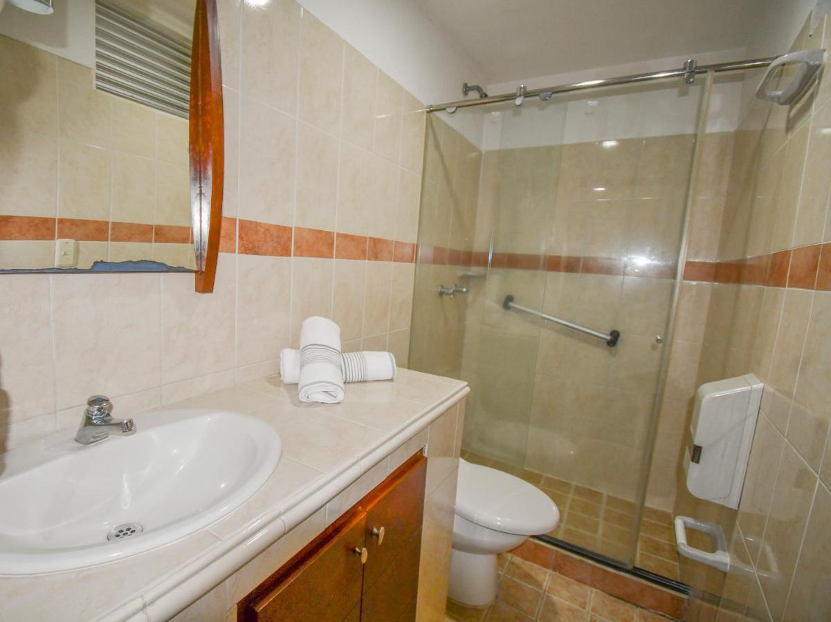 Hotel Monarca Armenia מראה חיצוני תמונה
